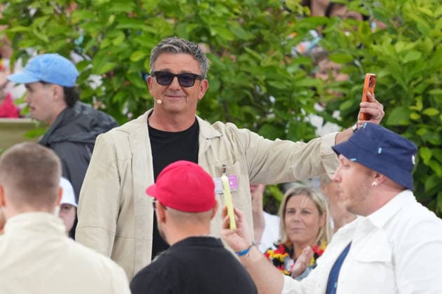 ZDF-Fernsehgarten 2026. Hans Sigl im ZDF Fernsehgarten mit dem Motto Fußball Party am 14.06.2026 in Mainz. Mainz ZDF Fernsehgarten Rheinland-Pfalz *** ZDF Fernsehgarten 2026 Hans Sigl in the ZDF Fernsehgarten with the motto Football Party on 14 06 2026 in Mainz Mainz ZDF Fernsehgarten Rheinland Pfalz