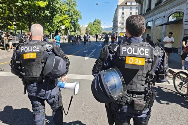 Genf, Schweiz, 14.06.2026: Anti-G7-Protest: Demonstranten protestieren gegen den G7-Gipfel 2026, der im benachbarten Évian-les-Bains, Frankreich, stattfindet. *** Geneva, Switzerland, 14 06 2026 Anti G7 protest Demonstrators protest against the G7 Summit 2026 taking place in neighboring Évian les Bains, France Copyright: xdtsxNachrichtenagenturx dts_122918