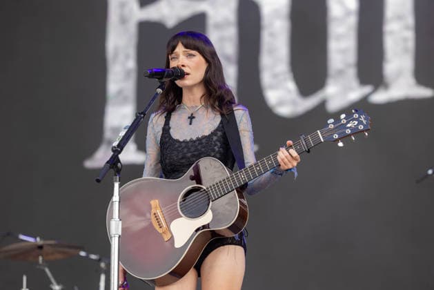 June 13, 2026, Manchester, Tennessee, U.S: Musician HOLLY HUMBERSTONE during the Bonnaroo Music and Arts Festival in Manchester, Tennessee Manchester U.S  - ZUMAs135 20260613_zap_s135_064 Copyright: xDanielxDeSloverx
