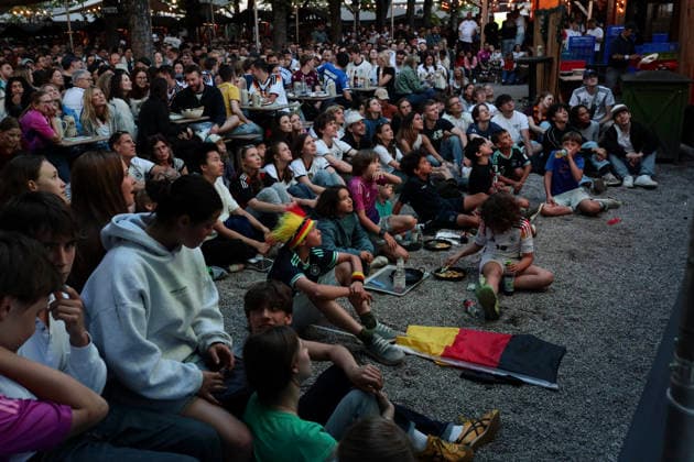 June 14, 2026, Munich, Bavaria, Germany: Germany supporters gather at a public viewing venue to watch their team s opening match at the 2026 FIFA World Cup. Munich Germany  - ZUMAm309 20260614_zip_m309_012 Copyright: xJuliusxMortsix