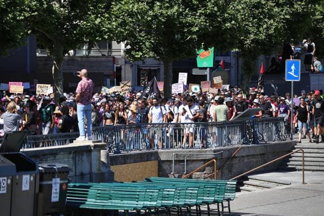 Genf, Schweiz, 14.06.2026: Anti-G7-Protest: Demonstranten protestieren gegen den G7-Gipfel 2026, der im benachbarten Évian-les-Bains, Frankreich, stattfindet. *** Geneva, Switzerland, 14 06 2026 Anti G7 protest Demonstrators protest against the G7 Summit 2026 taking place in neighboring Évian les Bains, France Copyright: xdtsxNachrichtenagenturx dts_122917
