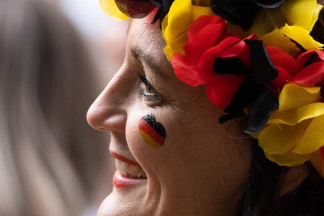 June 14, 2026, Frankfurt, Hesse, Germany: A fan watches the live broadcast of the FIFA World Cup match between Germany and Curacao in Frankfurt am Main, Germany. Frankfurt Germany - ZUMAb332 20260614_zip_b332_004 Copyright: xMatiasxBasualdox