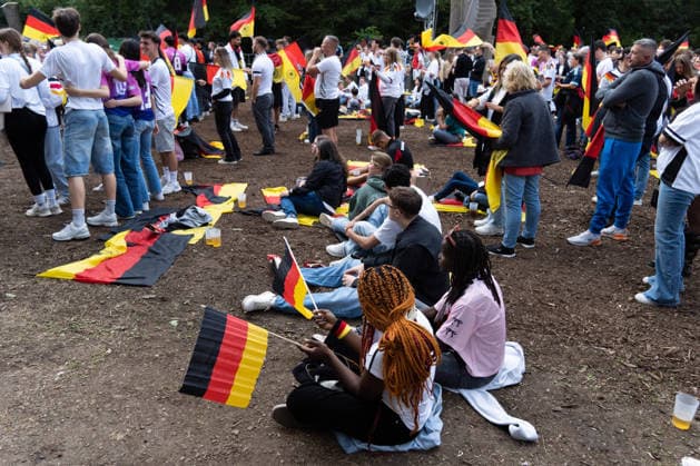 June 14, 2026, Frankfurt, Hesse, Germany: Fans watch the live broadcast of the FIFA World Cup match between Germany and Curacao during a public viewing in Frankfurt am Main, Germany. Frankfurt Germany  - ZUMAb332 20260614_zip_b332_015 Copyright: xMatiasxBasualdox
