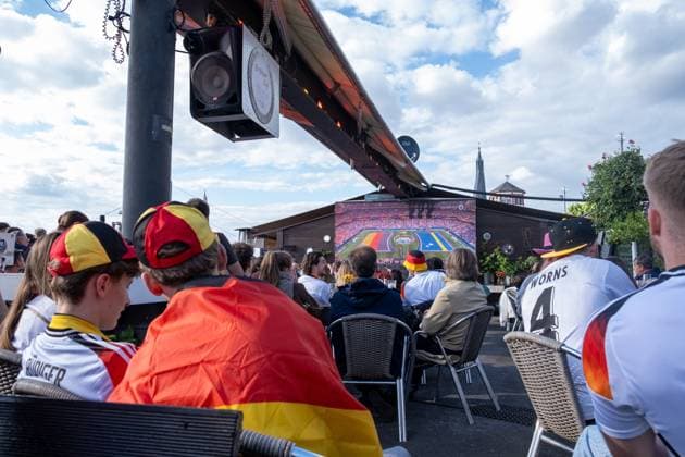 World Cup Public Viewing in Düsseldorf Germany DÜSSELDORF, GERMANY June 14, 2026: Football fans celebrate during a public viewing event in Düsseldorf as Germany defeats Curacao 7 1 in their FIFA World Cup 2026 Group E match. Thousands of supporters gathered to watch the game on large screens, creating a festive atmosphere as Germany opened its World Cup campaign with a convincing victory. Photo by Mouafak Mahmalji Jna press (Photo by Mouafak Mahmalji JNA Press via Nexpher Images) DoÂ¼sseldorf