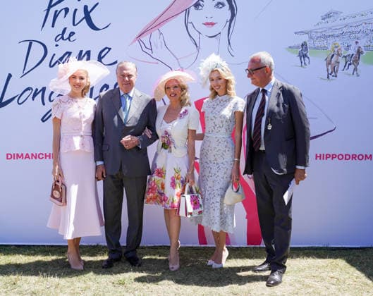 S A R le Prince Charles de Bourbon des Deux Siciles, S A R la Princesse Camilla de Bourbon des Deux Siciles, S A R la Princesse Maria Carolina de Bourbon des Deux Siciles, S A R la Princesse Maria Chiara de Bourbon des Deux Siciles, Guillaume de Saint Seine Prix de Diane Longines 2026 à lHippodrome de Chantilly le 14 juin 2026 Anne Sophie Guebey Bestimage Prix de Diane Longines 2026 at the Chantilly Racecourse on june 14th 2026 Chantilly France  Copyright: xAnne-SophiexGuebeyx xBestimagexAnne-SophiexGuebeyx xBestimagex