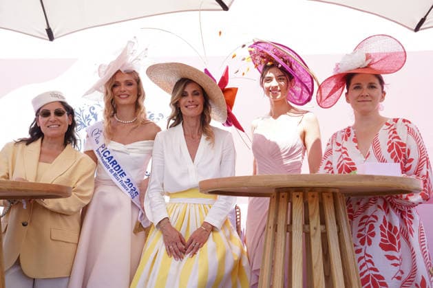Sophie Thalmann, Emma Boivin Miss Picardie 2025 , Leslie Benaroch, Camille Goubin, Julia Tissot Gaillard Altesse studio Prix de Diane Longines 2026 at the Hippodrome de Chantilly on june 14th 2026 Anne Sophie Guebey Bestimage Prix de Diane Longines 2026 at the Chantilly Racecourse on june 14th 2026 Chantilly France  Copyright: xAnne-SophiexGuebeyx xBestimagexAnne-SophiexGuebeyx xBestimagex