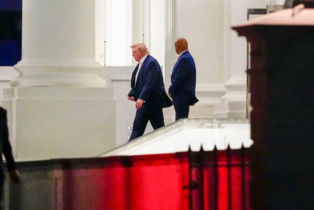 President Donald Trump Departs the White House for the G7 Summit President Donald Trump departs the White House in Washington, DC on Monday, June 15, 2026. The President is flying to France to attend the 2026 G7 summit. Photo by Bonnie Cash Pool ABACAPRESS.COM WASHINGTON DC United States  Copyright: xPool ABACAx