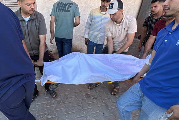 Mourners bid farewell to woman and child in Deir al-Balah Palestinians bid farewell to the bodies of a woman and a child at Al-Aqsa Martyrs Hospital in Deir al-Balah, central Gaza Strip, on June 15, 2026, after they were killed in separate Israeli strikes in central Gaza. Photo by Ahmed Ibrahim apaimages Deir al-Balah Gaza Palestinian Territory 150626_Deir_al-Balah_AI_00(14) Copyright: xapaimagesxAhmedxIbrahimx xapaimagesx