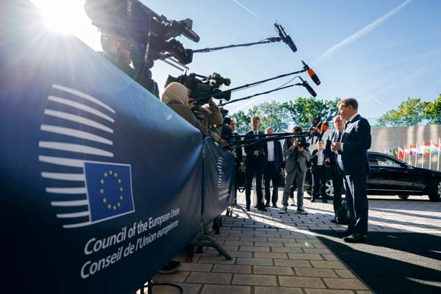 Johann Wadephul (CDU), Bundesaussenminister, gibt einen Doorstep bei der Ankunft am ECCL anlaesslich des RfAB in Luxemburg. 15.06.2026. Fotografiert im Auftrag des Auswaertigen Amtes (AA) Luxemburg Luxemburg *** Johann Wadephul CDU , Federal Foreign Minister, gives a doorstep on arrival at the ECCL on the occasion of the RfAB in Luxembourg 15 06 2026 Photographed on behalf of the Federal Foreign Office AA Luxembourg Luxembourg Copyright: xFelixxZahnx
