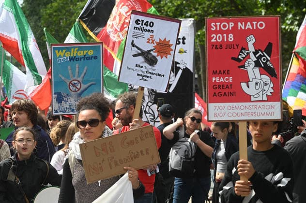 June 14, 2026, Brussels, Belgio, Belgium: European demonstration against rearmament, welfare not warfare, Brussels, June 14, 2026 Brussels Belgium  - ZUMAa289 20260614_zia_a289_015 Copyright: xAleandroxBiagiantix xAgfx