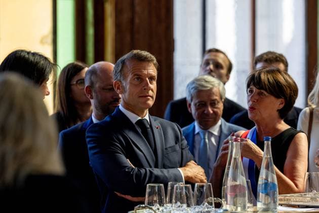 G7 EVIAN LES BAINS PHOTOPQR LE DAUPHINE Tom PHAM VAN SUU Évian les Bains 15 06 2026 A Evian les Bains Haute Savoie , le 15 juin 2026 Le Président de la République, Emmanuel Macron, a inauguré la Buvette Cachat, monument historique et symbole de la ville dEvian The President in the Buvette Cachat, drank Evian water Photo Tom Pham Van Suu Le Dauphiné Libéré Evian, France june 15th 2026 G7 summit French president Emmanuel Macron at Buvette Cachat Évian les Bains Haute Savoie Rhône Alpes France  Copyright: xPHOTOPQR LExDAUPHINE MAXPPPxTomxPHAMxVANxSUUx 20260615JDL3362 20260615JDL3362