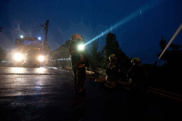 Rescuers work at the site of a massive Russian combined attack in Kyiv’s Pecherskyi district, Kyiv, Ukraine, on June 15, 2026. The Russian army launched a large-scale assault on the Ukrainian capital with missiles and strike drones, killing four people and injuring 28, including children and a pregnant woman. At least 140,000 consumers were left without electricity due to damage to power grids. Residential buildings, the Kyiv Pechersk Lavra, the Mystetskyi Arsenal Museum Complex, the Dovzhenko Film Studio, and the building of the High Anti-Corruption Court sustained damage.(Photo by Danylo Antoniuk Ukrinform) Aftermath of Russian combine attack in Kyiv s Pecherskyi district  Copyright: xDanyloxAntoniukx