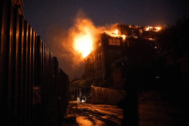 A fire rages inside a building damaged in a massive Russian combined attack in Kyiv’s Pecherskyi district, Kyiv, Ukraine, on June 15, 2026. The Russian army launched a large-scale assault on the Ukrainian capital with missiles and strike drones, killing four people and injuring 28, including children and a pregnant woman. At least 140,000 consumers were left without electricity due to damage to power grids. Residential buildings, the Kyiv Pechersk Lavra, the Mystetskyi Arsenal Museum Complex, the Dovzhenko Film Studio, and the building of the High Anti-Corruption Court sustained damage. (Photo by Danylo Antoniuk Ukrinform) Aftermath of Russian combine attack in Kyiv s Pecherskyi district  Copyright: xDanyloxAntoniukx