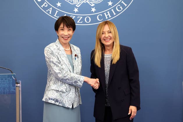IPA85716086 - Rome, Italy June 15, 2026: At Villa Pamphilj, Prime Minister Giorgia Meloni meets with Japanese Prime Minister Sanae Takaichi. The meeting reaffirms the strength of bilateral relations and the shared commitment to strengthening cooperation and friendship between Italy and Japan in key areas of strategic interest.  Copyright: xmarcoxiacobuccix xmarcoxiacobuccix 85716086