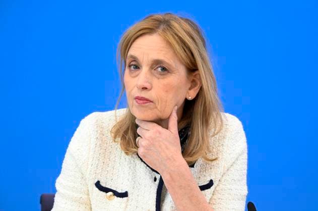 ABB BPK- Karin Prien Bundesministerin fuer Bildung, Familie, Senioren, Frauen und Jugend bei der Veroeffentlichung des Berichts Bildung in Deutschland 2026 auf der BPK Berlin Bundespressekonferenz am 15.06.2026 in Berlin Berlin Deutschland *** ABB BPK Karin Prien Federal Minister of Education, Family Affairs, Senior Citizens, Women and Youth at the publication of the Education in Germany 2026 report at the BPK Berlin Federal Press Conference on 15 06 2026 in Berlin Berlin Germany