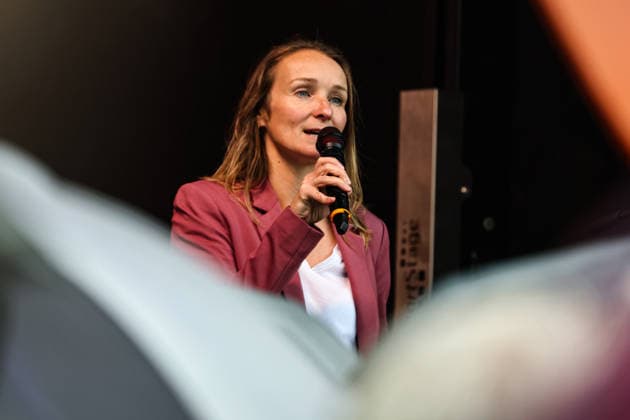Claudia Wittig (BSW) - BSW Kundgebung in Magdeburg (Sachsen-Anhalt) auf dem Willy Brandt Platz am Hauptbahnhof unter dem Motto, WM 2026 - Weg mit Merz! *** Claudia Wittig BSW BSW rally in Magdeburg Saxony-Anhalt on Willy Brandt Platz at the main railway station under the motto, WM 2026 Weg mit Merz