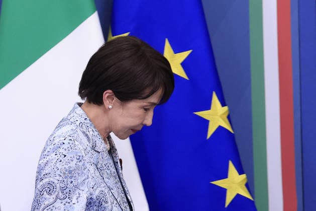Italian Prime Minister Meloni meets Japanese Prime Minister Takaichi in Rome ROME, ITALY - JUNE 15: Japan s Prime Minister Sanae Takaichi leaves after attending a joint press conference with Italian Prime Minister Giorgia Meloni (not seen) at the end of their meeting at Villa Pamphili in Rome, Italy, on June 15, 2026. Riccardo De Luca Anadolu Rome Italy. Editorial use only. Please get in touch for any other usage.  Copyright: x2026xAnadoluxRiccardoxDexLucax