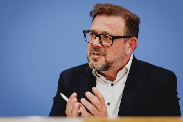 Kai Maaz, Sprecher der Autorengruppe und DIPF, Leibniz-Institut fuer Bildungsforschung und Bildungsinformation, aufgenommen im Rahmen der Pressekonferenz zur Veroeffentlichung des Berichts Bildung in Deutschland 2026 in Berlin, 15.06.2026. Berlin Deutschland *** Kai Maaz, spokesperson for the authors’ group and the DIPF (Leibniz Institute for Research and Information in Education), photographed during the press conference marking the release of the report Education in Germany 2026 in Berlin, June 15, 2026, Berlin, Germany,detected_source_language Copyright: xFlorianxGaertnerx