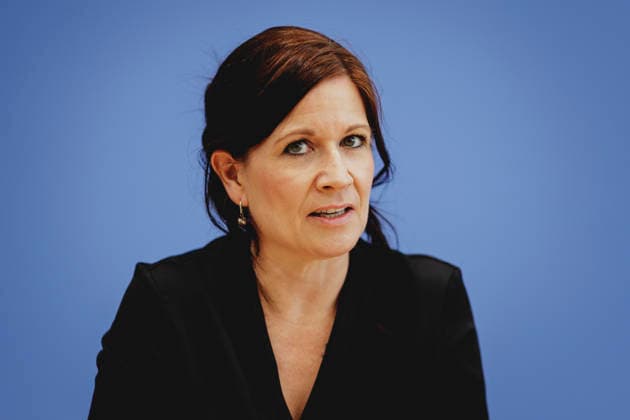 Katharina Guenther-Wuensch, Senatorin fuer Bildung, Jugend und Familie des Landes Berlin, aufgenommen im Rahmen der Pressekonferenz zur Veroeffentlichung des Berichts Bildung in Deutschland 2026 in Berlin, 15.06.2026. Berlin Deutschland *** Katharina Guenther Wuensch, Senator for Education, Youth, and Family Affairs for the State of Berlin, photographed during the press conference marking the release of the report Education in Germany 2026 in Berlin, June 15, 2026, Berlin, Germany,detected_source_language Copyright: xFlorianxGaertnerx