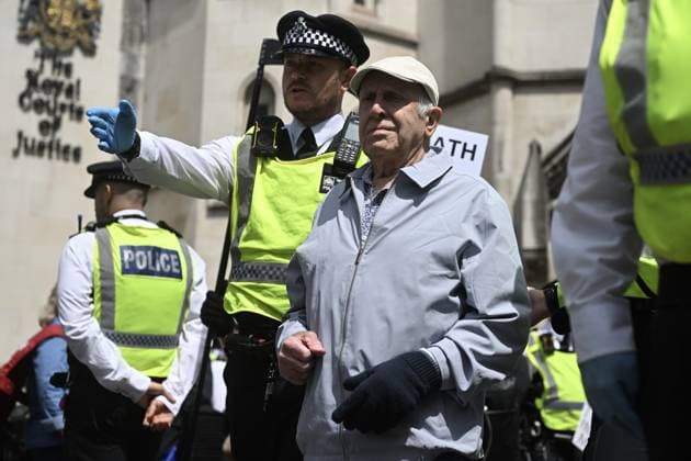 UK Court of appeal s Palestine Action decision protested in London LONDON, UK - JUNE 15: Metropolitan Police officers detain a pro-Palestine demonstrator outside the Royal Courts of Justice in London, United Kingdom on June 15, 2026. A protest was staged following the UK Court of Appeal s decision to uphold the government s ruling to designate the activist group Palestine Action as a terrorist organization, leading to police intervention and multiple arrests. Rasid Necati Aslim Anadolu London United Kingdom. Editorial use only. Please get in touch for any other usage.  Copyright: x2026xAnadoluxRasidxNecatixAslimx