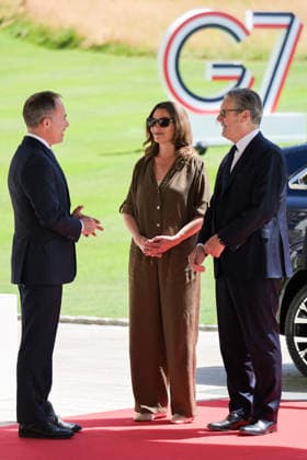 G7 Summit - Arrivals Britain s Prime Minister Keir Starmer arrives with his wife Victoria Starmer to the Hotel Royal ahead of the start of the G7 summit, in Evian, eastern France, on June 15, 2026. A G7 summit is set to take place June 15 to 17 in the French town of Evian-les-Bains near Switzerland and it will be attended by country leaders as well as the EU s foreign policy chief and ministers from Brazil, Canada, the United Arab Emirates and Turkey. Photo by Ammar Abd Rabbo ABACAPRESS.COM Evian France  Copyright: xAbdxRabboxAmmar ABACAx