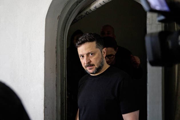 President of Ukraine Volodymyr Zelenskyy visits the Kyiv Pechersk Lavra, where the roof of the Dormition Cathedral caught fire during a massive Russian combined attack, Kyiv, Ukraine, June 15, 2026. The Russian army launched a large-scale assault on the Ukrainian capital with missiles and strike drones, killing four people and injuring 28, including children and a pregnant woman. At least 140,000 consumers were left without electricity due to damage to power grids. Residential buildings, the Kyiv Pechersk Lavra, the Mystetskyi Arsenal Museum Complex, the Dovzhenko Film Studio, and the building of the High Anti-Corruption Court sustained damage. (Photo by Marianna Kotyk Ukrinform) Ukraine’s leaders visit Kyiv Pechersk Lavra after Russian att  Copyright: xMariannaxKotykx