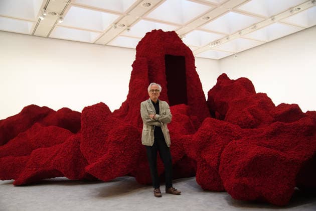 Anish Kapoor Photocall at Hayward Gallery, London, UK Artist Anish Kapoor with his work Ha Makom as part of an exhibition by Anish Kapoor at Hayward Gallery, London, England, UK on Monday 15 June, 2026 which runs from Tue 16 June 2026 to Sun 18 October 2026., Credit:Justin Ng Avalon UK, England, London, Hayward Gallery  Copyright: xJustinxNgx xAvalonx 1110355500