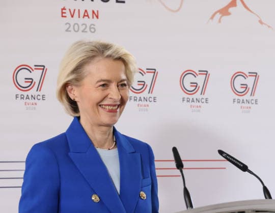 G 7 France 15.06.2026, France, Evian, G 7 meeting , 52nd Treffen der Regierungschefs, im Kurort Evian am Genfer See, Auftaktpressekonferenz, Ursula von der Leyen, Ratspräsident Antonio Costa, Gestik, Portrait, Baum, Haus, Gelänbde, Resort, Hotel, Terasse, Tisch Evian région Auvergne-Rhône-Alpes, France *** G7 France June 15, 2026, France, Evian, G7 meeting, 52nd meeting of heads of government, in the spa town of Evian on Lake Geneva, opening press conference, Ursula von der Leyen, Council President Antonio Costa, gestures, portrait, tree, house, railing, resort, hotel, terrace, table, Evian, Auvergne-Rhône-Alpes region, France,detected_source_language