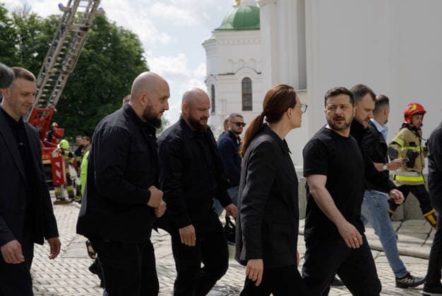 Ukrainian Leaders Visit Kyiv Pechersk Lavra After Russian Attack - Kyiv President of Ukraine Volodymyr Zelenskyy and Prime Minister of Ukraine Yuliia Svyrydenko (R to L) visit the Kyiv Pechersk Lavra, where the roof of the Dormition Cathedral caught fire during a massive Russian combined attack, Kyiv, Ukraine, June 15, 2026. The Russian army launched a large-scale assault on the Ukrainian capital with missiles and strike drones, killing four people and injuring 28, including children and a pregnant woman. At least 140,000 consumers were left without electricity due to damage to power grids. Residential buildings, the Kyiv Pechersk Lavra, the Mystetskyi Arsenal Museum Complex, the Dovzhenko Film Studio, and the building of the High Anti-Corr  Copyright: xUkrinform ABACAx