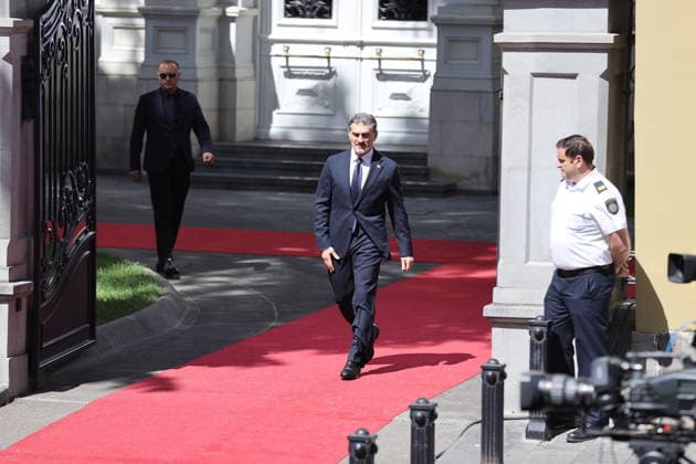 Serbian President Aleksandar Vucic in Tbilisi TBILISI, GEORGIA - JUNE 15: Serbian President Aleksandar Vucic is welcomed by Georgian President Mikheil Kavelashvili with an official welcoming ceremony in front of the Presidential Palace in Tbilisi, Georgia on June 15, 2026. Vucic arrived in the country for a series of official meetings and talks. Davit Kachkachishvili Anadolu Tbilisi Georgia. Editorial use only. Please get in touch for any other usage.  Copyright: x2026xAnadoluxDavitxKachkachishvilix