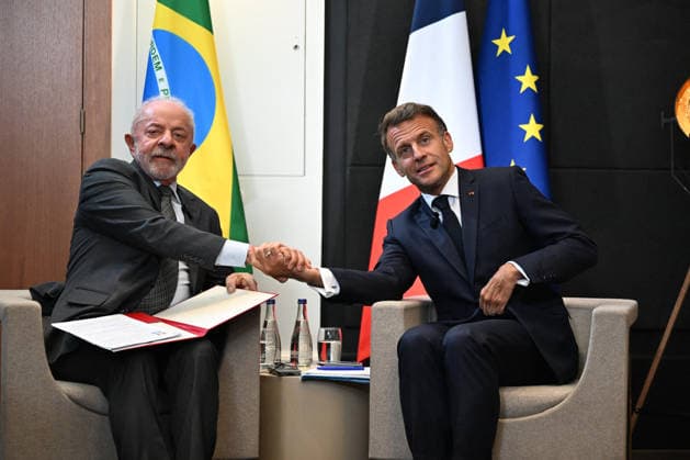 President Lula Meets President Macron At G7 Summit - France Brazilian President Luiz Inacio Lula da Silva meets French President Emmanuel Macron during the G7 summit in Evian-les-Bains, France on June 15, 2026. Photo by Jeanne Accorsini Pool ABACAPRESS.COM EVIAN France  Copyright: xAccorsinixJeanne Pool ABACAx