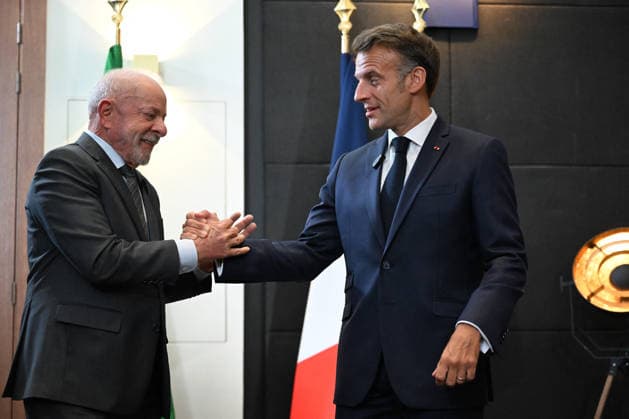 President Lula Meets President Macron At G7 Summit - France Brazilian President Luiz Inacio Lula da Silva meets French President Emmanuel Macron during the G7 summit in Evian-les-Bains, France on June 15, 2026. Photo by Jeanne Accorsini Pool ABACAPRESS.COM EVIAN France  Copyright: xAccorsinixJeanne Pool ABACAx