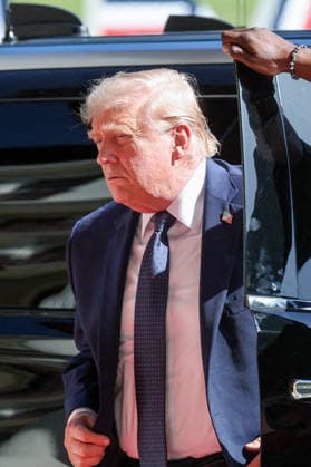 U.S. President Donald Trump arrives at the Hotel Royal, Evian Resort, for the G7 Leaders Summit in Évian-les-Bains, France, on June 15, 2026 Dominique Jacovides Bestimage U.S. President Donald Trump arrives for the G7 Leaders Summit at the Hotel Royal, Evian Resort in Evian-les-Bains, France, on June 15, 2026 Evian-les-Bains France,detected_source_language  Copyright: xDOMINIQUExJACOVIDESx xBESTIMAGExDOMINIQUExJACOVIDESx xBESTIMAGEx