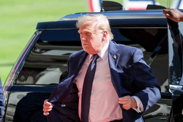 U.S. President Donald Trump arrives at the Hotel Royal, Evian Resort, for the G7 Leaders Summit in Évian-les-Bains, France, on June 15, 2026 Dominique Jacovides Bestimage U.S. President Donald Trump arrives for the G7 Leaders Summit at the Hotel Royal, Evian Resort in Evian-les-Bains, France, on June 15, 2026 Evian-les-Bains France,detected_source_language  Copyright: xDOMINIQUExJACOVIDESx xBESTIMAGExDOMINIQUExJACOVIDESx xBESTIMAGEx