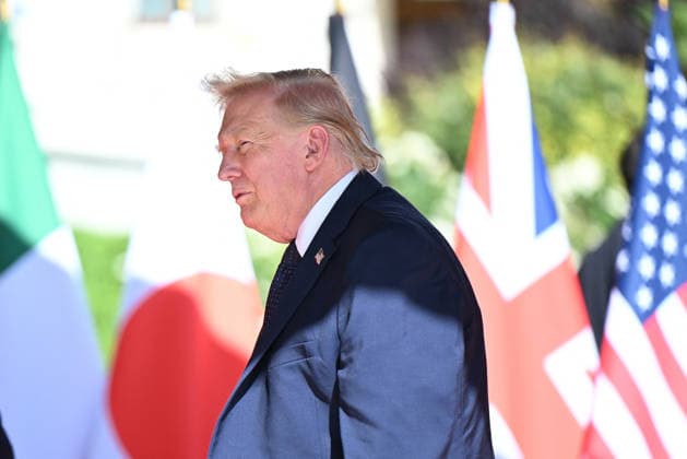 Donald Trump Arrives At G7 Summit - France U.S. President Donald Trump arrives for the G7 summit in Evian-les-Bains, France, Monday, June 15, 2026. Photo by Jeanne Accorsini Pool ABACAPRESS.COM Evian-les-Bains France  Copyright: xAccorsinixJeanne Pool ABACAx