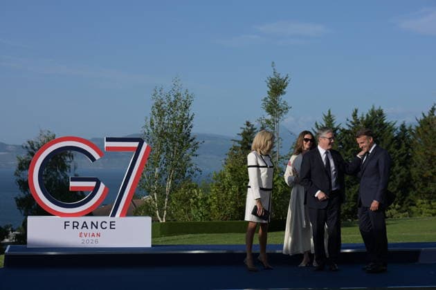 RECORD DATE NOT STATED G7 Summit - Welcoming Ceremony By President Macron And Wife British Prime Minister Keir Starmer and his wife, Victoria Starmer at the official welcoming ceremony hosted by French President Emmanuel Macron and his wife and first lady, Brigitte Macron during G7 Summit at the Hotel Royal in Evian-les-Bains, France on June 15, 2026. A G7 summit is set to take place June 15 to 17 in the French town of Evian-les-Bains near Switzerland and it will be attended by country leaders as well as the EU s foreign policy chief and ministers from Brazil, Canada, the United Arab Emirates and Turkey. Photo by Ammar Abd Rabbo ABACAPRESS.COM Evian-les-Bains France  Copyright: xAbdxRabboxAmmar ABACAx