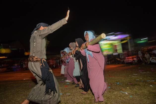 Residents celebrate Islamic New Year with traditional performances BANDUNG REGENCY, WEST JAVA, INDONESIA JUNE 15, 2026: Residents take part in celebrations marking the Islamic New Year, 1 Muharram 1448 Hijri, in Cibiru Hilir Village, Bandung Regency, West Java, on June 15, 2026. The festivities featured a variety of traditional performances and community activities, including fire soccer, fire-breathing demonstrations, the crazy bamboo dance, and a torchlight parade through the village. Photo by Khairizal Maris JNA Press (Photo by Khairizal Maris JNA Press via Nexpher Images) BANDUNG West Java