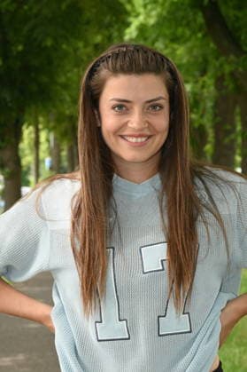 Schauspielerin Altine Emini ( spielt Teamassistentin Sam Leka ) bei der Vorstellung der neuen Schauspieler in der ARD Serie WaPo Duisburg *** Actress Altine Emini plays team assistant Sam Leka in the introduction of the new cast members in the ARD series WaPo Duisburg,detected_source_language