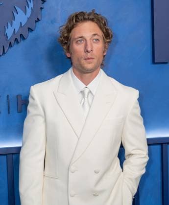 June 15, 2026, Bronx, New York, USA: Jeremy Allen White attends premiere of FX s The Bear Final Family Meal Event at Nine Orchard in New York, NY on June 15, 2026. Bronx USA - ZUMAr339 20260615_znp_r339_050 Copyright: xLevxRadinx