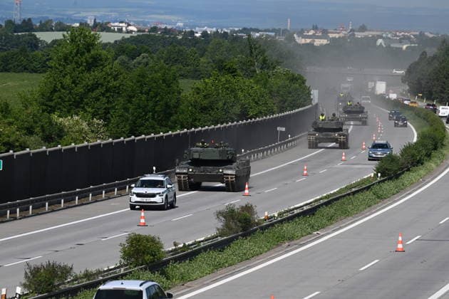 The first military exercise involving the movement of nine Leopard 2A4 tanks and one recovery vehicle along the D35 motorway from the base in Praslavice toward the Velky Ujezd exit took place in Olomouc Region, Czech Republic, on June 16, 2026. (CTKxPhoto LudekxPerina) CTKPhotoP2026061602727  CTKPhotoP2026061602727