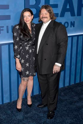 Matty Matheson mit Ehefrau Trish Spencer beim Final Family Meal Event zur 5. Staffel der FX-Serie The Bear im Hotel Nine Orchard. New York, 15.06.2026 *** Matty Matheson with his wife Trish Spencer at the Final Family Meal event for Season 5 of the FX series The Bear at the Nine Orchard Hotel in New York, June 15, 2026,detected_source_language Foto:xB.xHinex xFuturexImagex bear_6622