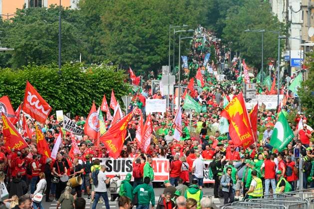 Demonstration By The Non Profit Sector 16 06 2026 NAMUR, BELGIUM - Protest organized by the FGTB, the CSC, and civil society groups against the Walloon Government s budget measures. The unions accuse the Walloon Government of shifting the burden onto workers and welfare recipients. Demonstration pictured on June 16, 2026 in Namur, Belgium, 16 06 2026 Namur Belgium  Copyright: xPhilipxReynaersx