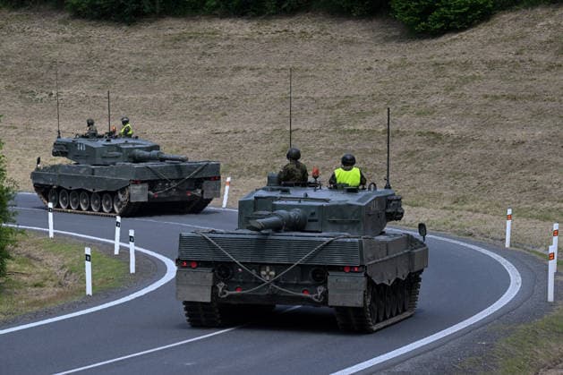 The first military exercise involving the movement of nine Leopard 2A4 tanks and one recovery vehicle along the D35 motorway from the base in Praslavice toward the Velky Ujezd exit took place in Olomouc Region, Czech Republic, on June 16, 2026. (CTKxPhoto LudekxPerina) CTKPhotoP2026061603238  CTKPhotoP2026061603238