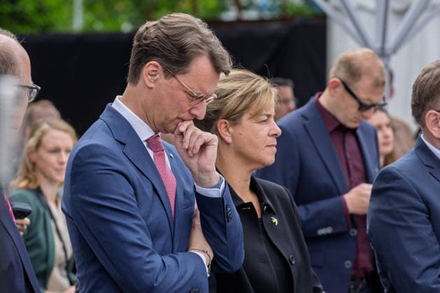 Spatenstich für GOVSATCOM-Hub in Köln NRW Ministerpräsident Hendrik WÜST (CDU), Mona NEUBAUR (Die Grünen) - Spatenstich für den GOVSATCOM-Hub am Standort Köln des Deutschen Zentrums für Luft- und Raumfahrt in Anwesenheit von Hendrik Wüst (CDU, MdL) und Mona Neubaur (Grüne, MdL). Der europäische Knotenpunkt soll sichere Satellitenkommunikation für staatliche Nutzer und Anbieter hochsicherer Kommunikationsdienste bündeln. Köln Porz Nordrhein-Westfalen Deutschland *** Groundbreaking Ceremony for the GOVSATCOM Hub in Cologne NRW Minister-President Hendrik WÜST (CDU), Mona NEUBAUR (The Greens) Groundbreaking ceremony for the GOVSATCOM Hub at the German Aerospace Center’s Cologne site, attended by Hendrik Wüst (CDU), Member of the Copyright: xMarcxJohnx