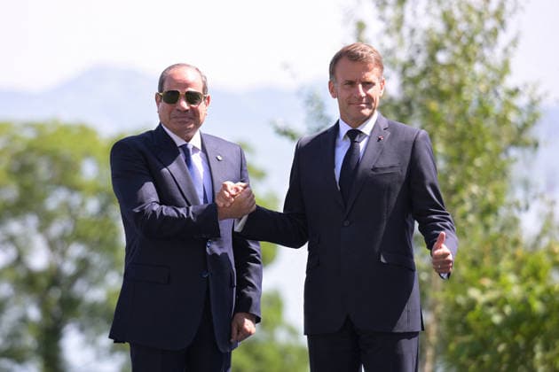 G7 Summit - Macron Welcomes El-Sisi France s President Emmanuel Macron greets Egypt s President Abdel Fattah El-Sisi for the official greeting ahead of a work lunch as part of the G7 summit, in Evian, eastern France, on June 16, 2026. A G7 summit is set to take place June 15 to 17 in the French town of Evian-les-Bains near Switzerland and it will be attended by country leaders as well as the EU s foreign policy chief and ministers from Brazil, Canada, the United Arab Emirates and Turkey. Photo by Ammar Abd Rabbo ABACAPRESS.COM Evian France  Copyright: xAbdxRabboxAmmar ABACAx