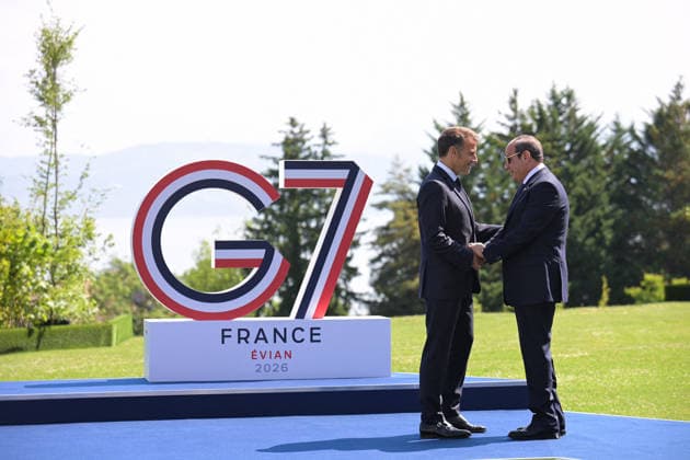 G7 Summit - Macron Welcomes El-Sisi France s President Emmanuel Macron greets Egypt s President Abdel Fattah El-Sisi for the official greeting ahead of a work lunch as part of the G7 summit, in Evian, eastern France, on June 16, 2026. A G7 summit is set to take place June 15 to 17 in the French town of Evian-les-Bains near Switzerland and it will be attended by country leaders as well as the EU s foreign policy chief and ministers from Brazil, Canada, the United Arab Emirates and Turkey. Photo by Ammar Abd Rabbo ABACAPRESS.COM Evian France  Copyright: xAbdxRabboxAmmar ABACAx