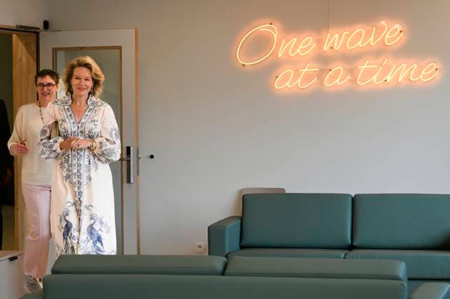 The Queen Visits The Zeepreventorium In De Haan DE HAAN, BELGIUM - JUNE 16 : Queen Mathilde visits the Zeepreventorium in De Haan. This pediatric rehabilitation center, which is celebrating its 100th anniversary this year, specializes in caring for children and adolescents with chronic conditions such as mucoviscidoses and obesity. It offers both outpatient and residential programs based on a multidisciplinary approach that includes medical care, psychosocial support, dietary guidance, and education. The Zeepreventorium is located by the sea and features two new studios for.During her visit, the Queen will focus in particular on conditions that are becoming increasingly common among young people and that require a multidisciplinary approa  Copyright: xBertxVanxDenxBrouckex