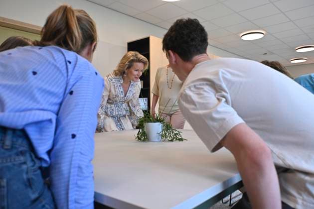The Queen Visits The Zeepreventorium In De Haan DE HAAN, BELGIUM - JUNE 16 : Queen Mathilde visits the Zeepreventorium in De Haan. This pediatric rehabilitation center, which is celebrating its 100th anniversary this year, specializes in caring for children and adolescents with chronic conditions such as mucoviscidoses and obesity. It offers both outpatient and residential programs based on a multidisciplinary approach that includes medical care, psychosocial support, dietary guidance, and education. The Zeepreventorium is located by the sea and features two new studios for.During her visit, the Queen will focus in particular on conditions that are becoming increasingly common among young people and that require a multidisciplinary approa  Copyright: xBertxVanxDenxBrouckex