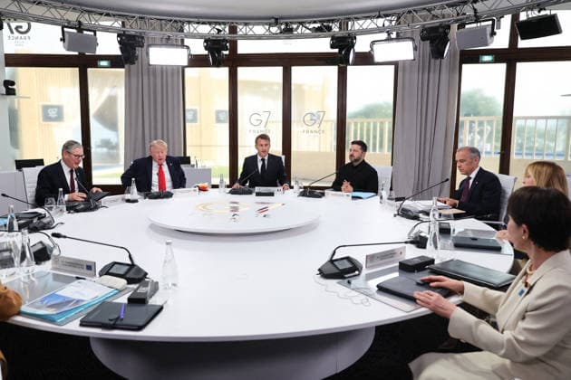 G7 Summit - Meeting With President Zelensky Keir Starmer, Prime Minister of the United Kingdom, US President Donald Trump, French President Emmanuel Macron, Ukrainian President Volodymyr Zelensky, Canadian Prime Minister Mark Carney, Italian Prime Minister Giorgia Meloni, and Japanese Prime Minister Sanae Takaichi during a meeting with Ukrainian President Volodymyr Zelensky during the G7 summit in Evian, France on June 16, 2026. Photo by Dominique Jacovides Pool ABACAPRESS.COM Evian France  Copyright: xJacovidesxDominique Pool ABACAx