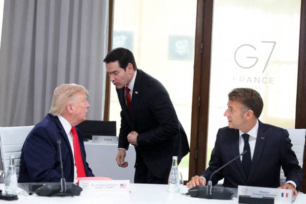 G7 Summit - Meeting With President Zelensky Marco Rubio, US President Donald Trump and French President Emmanuel Macron during a meeting with Ukrainian President Volodymyr Zelensky during the G7 summit in Evian, France on June 16, 2026. Photo by Dominique Jacovides Pool ABACAPRESS.COM Evian France  Copyright: xJacovidesxDominique Pool ABACAx